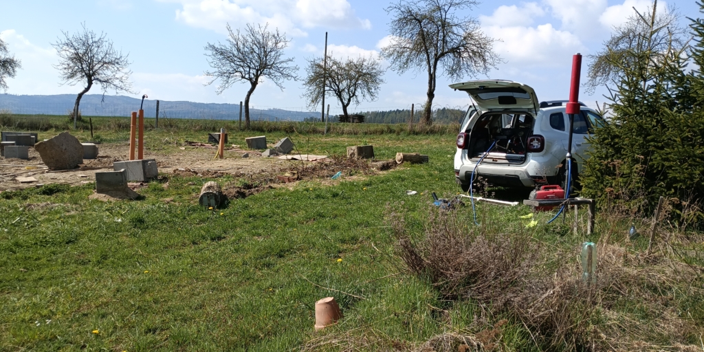 HG posudek a projekt pro vrtanou studnu a ČOV, IG průzkum pro projekci RD